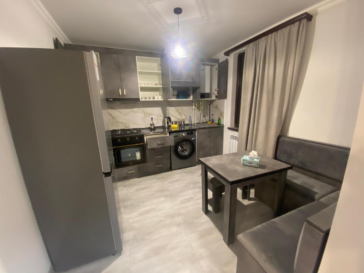 2 Cosy Apartment In Townhouse Near Airport Evn Geghanist  Esterno foto